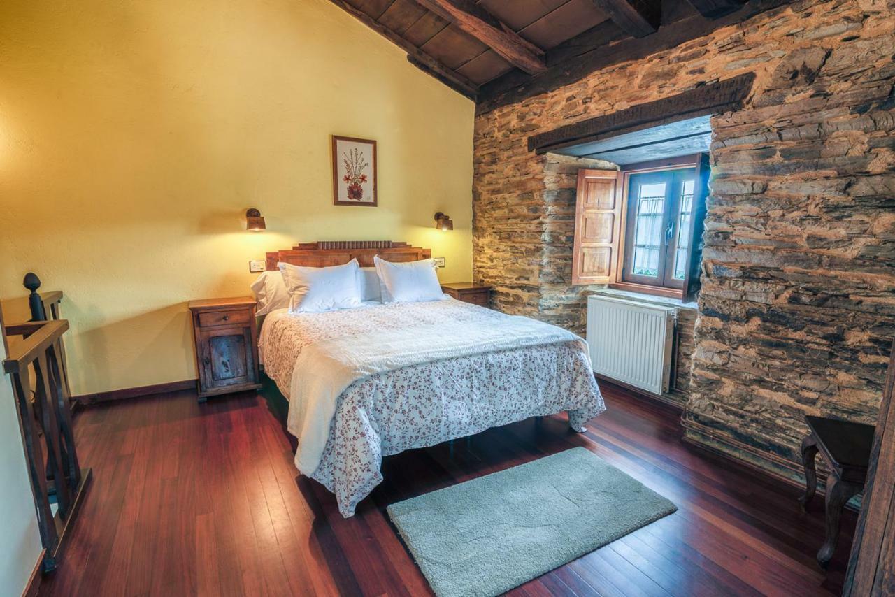 Apartamentos Rurales Casa Riveras Santa Eulalia de Oscos Ngoại thất bức ảnh